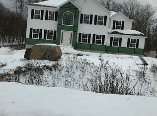 105 Brown Rock Ct, East Stroudsburg, PA 18302