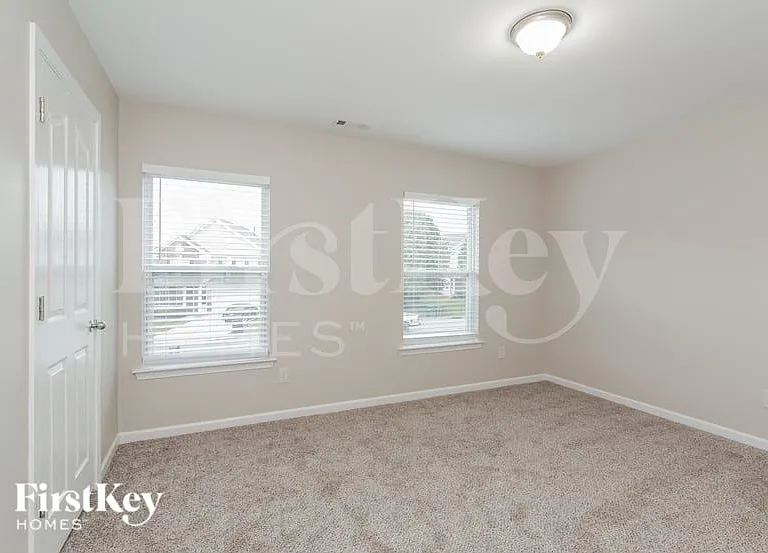 706 Perth Dr — Photo 11