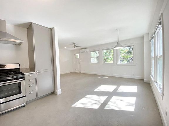 3rd image of 3509 Woodrow St #B