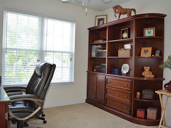 5th image of 637 Woodlake Park Dr