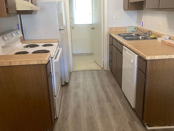2nd image of 801 Burcale Rd APT D3