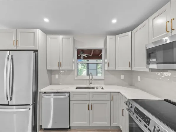 908 Lighthouse Dr, North Palm Beach, FL 33408
