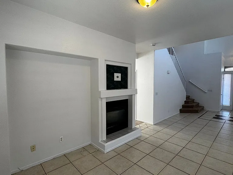 7290 Golden Star Ave — Photo 3