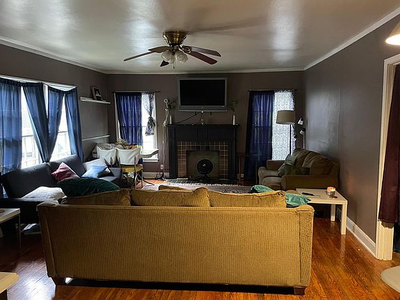 2nd image of 215 Pat Garrison St