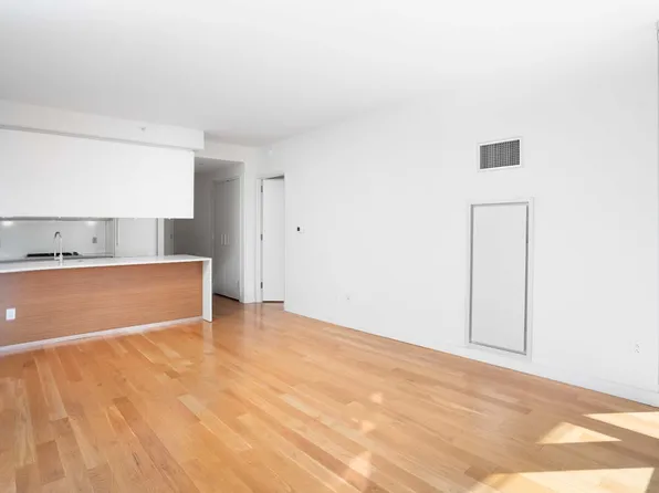 555 West 59th Street 10D image 5 of 6