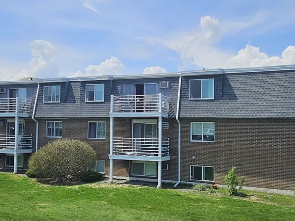 145 Essex Ave APT 322, Gloucester, MA 01930