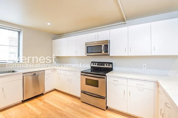 930 Acoma St #207 — Photo 5