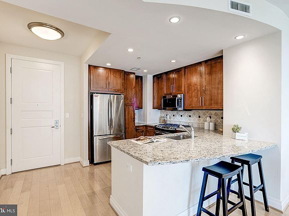 5th image of 8220 Crestwood Heights Dr APT 1218
