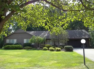11713 Point Overlook Pl, Strongsville, OH 44136