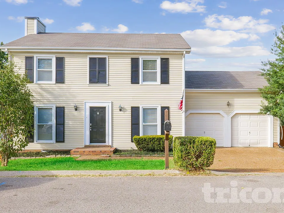 5029 English Village Dr