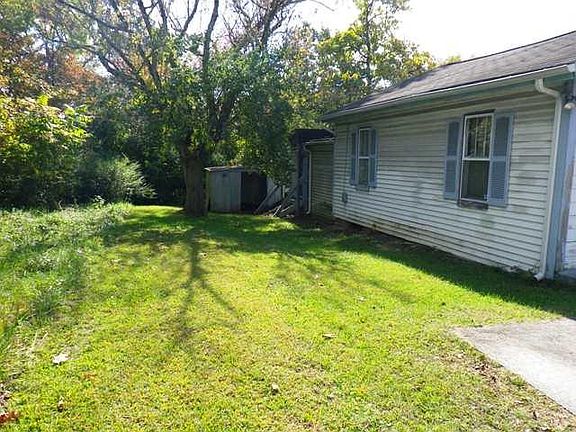 5th image of 3936 SE Seahorn Ave
