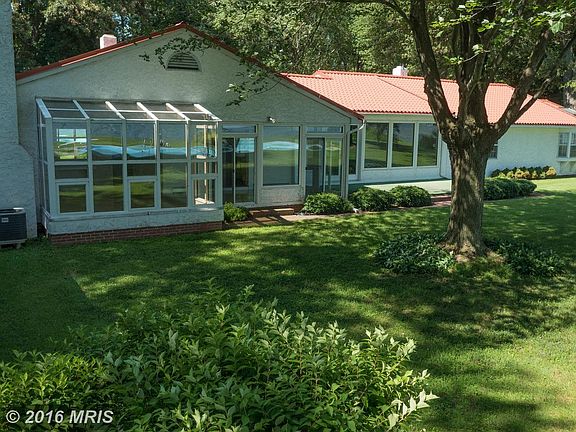 3rd image of 216 Kent Fort Ln