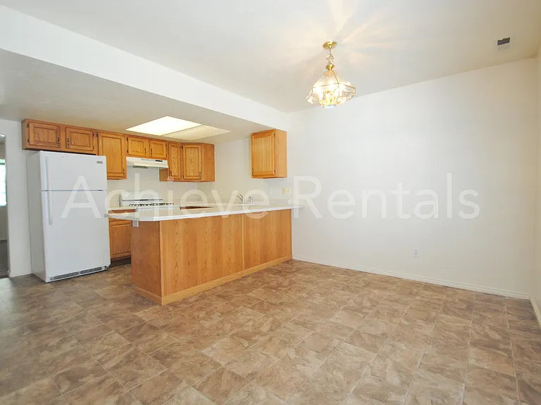 91 Penny Ln — Photo 4