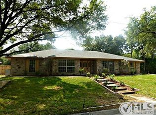 5833 Sycamore Creek Rd, Edgecliff Village, TX 76134