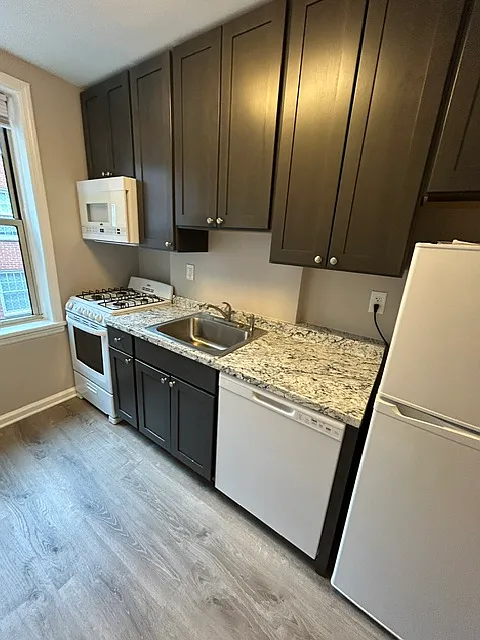 147 Vose Ave — Photo 1