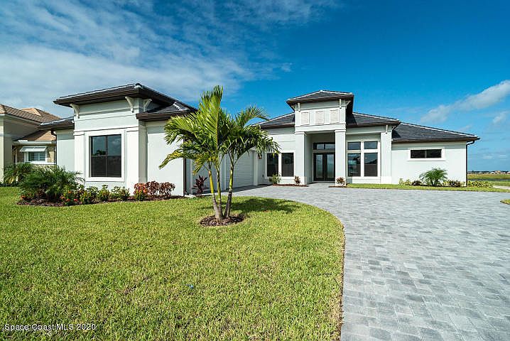 1st image of 8590 Serrano Cir