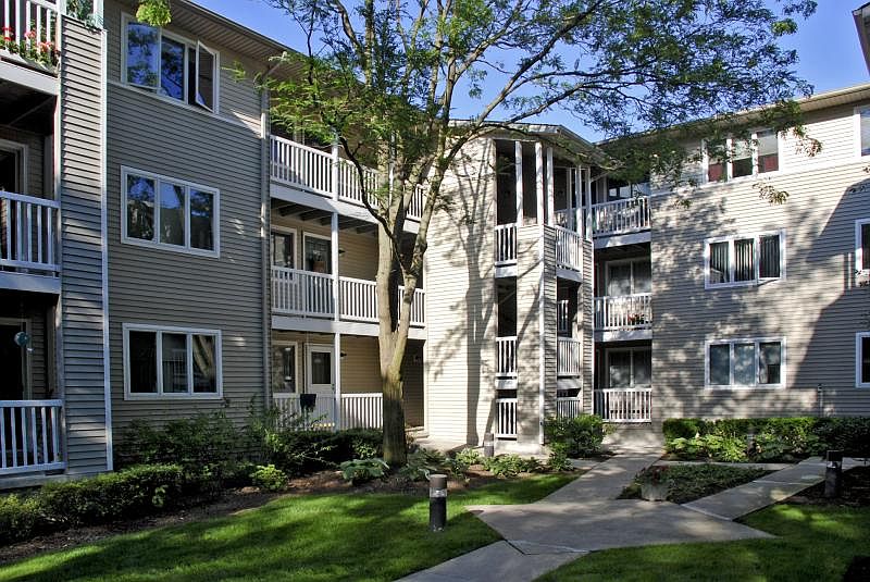 1st image of 221 ORCHARD PARK