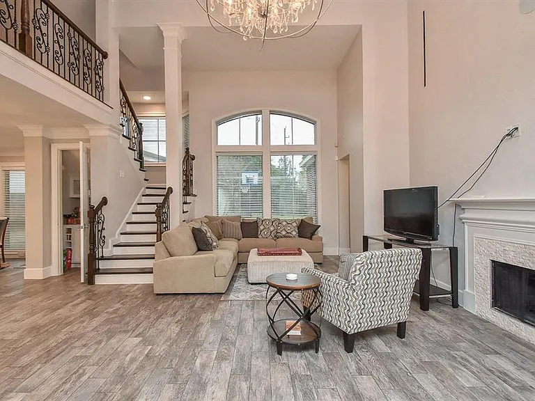 4526 Lakeside Meadow Dr — Photo 9