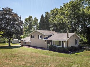 1003 Greer Ln, Jeannette, PA 15644