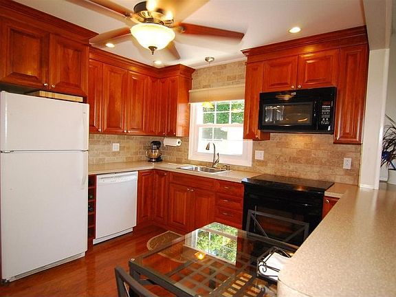 Renovated Eat in Kitchen