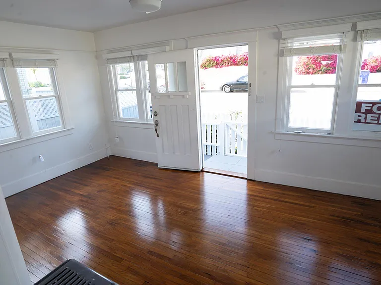 3009 Date St — Photo 2
