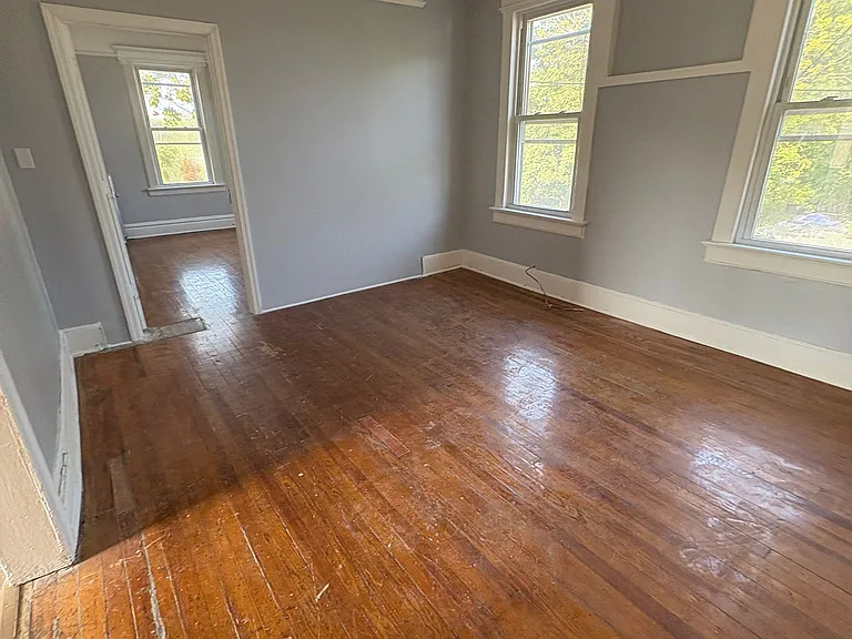 21 Vail St #2R — Photo 6