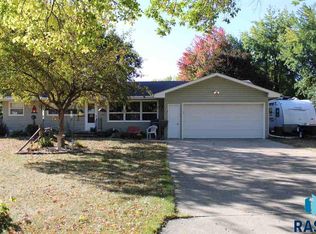 409 Central Ln, Luverne, MN 56156