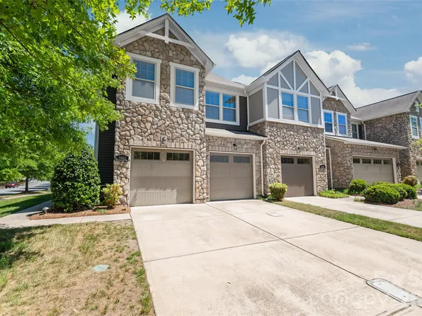 5662 Stonewells Dr, Charlotte, NC 28278
