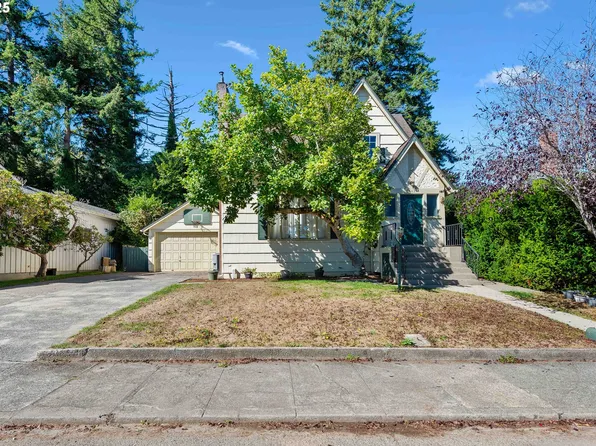 643 S 12th Ct, Coos Bay, OR 97420