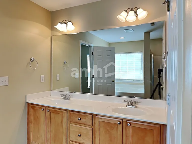 516 Littleport Dr — Photo 12