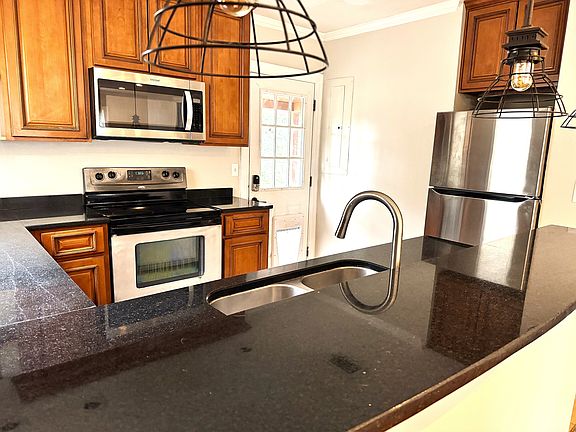 4th image of 3336 Green St