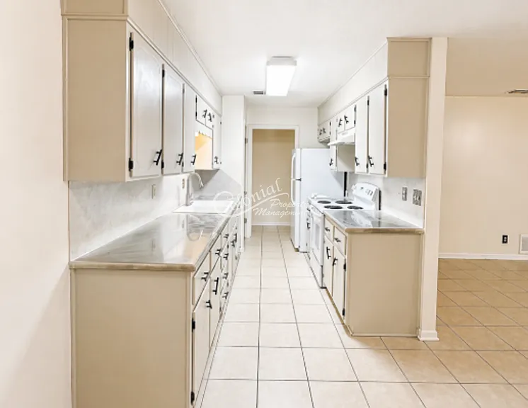 2806 Greystone Dr — Photo 9