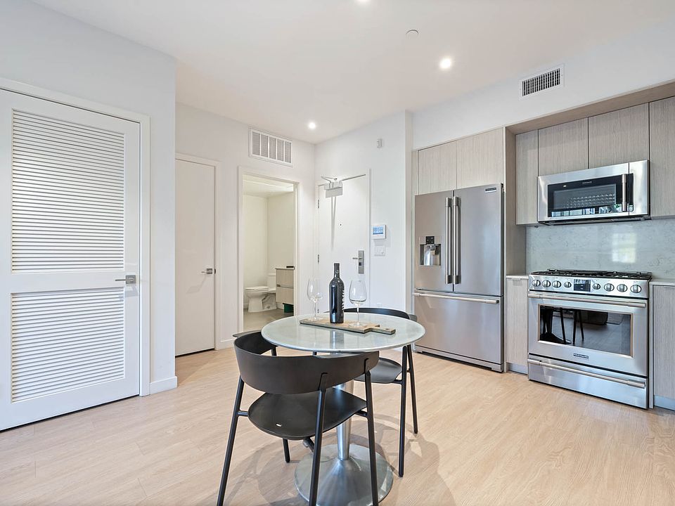 1st image of 5843 W 88th St #106-88