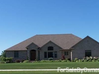 2525 N River Rd, Saginaw, MI, 48609