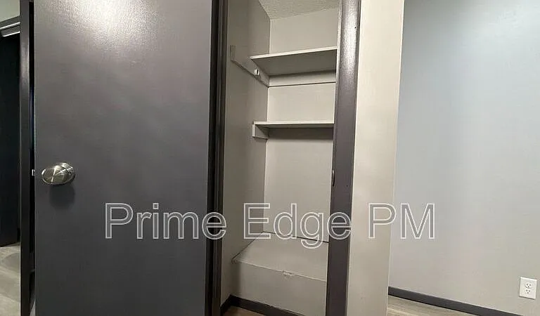 4520 Calvert St #6 — Photo 12