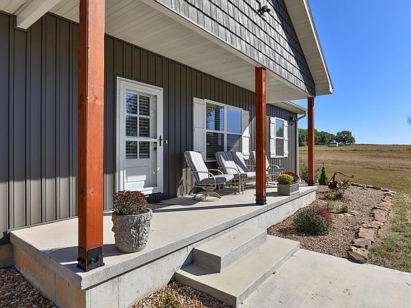 4th image of 779 E 446th Road