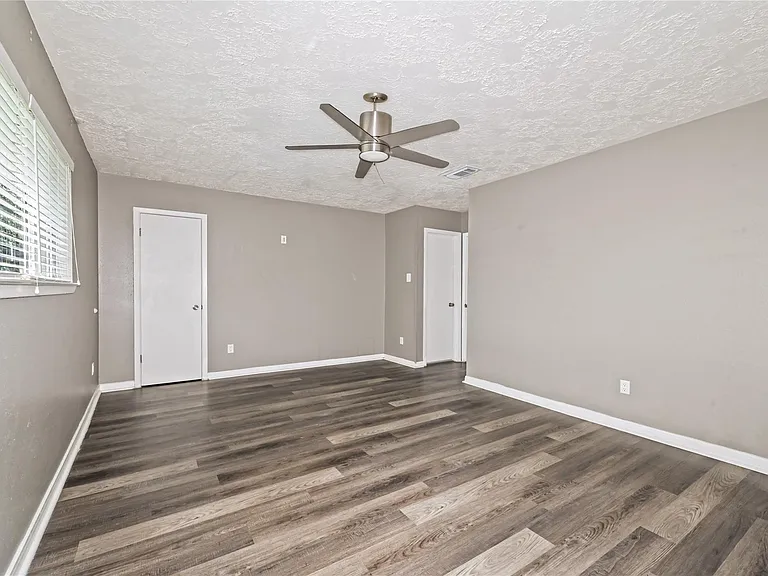 7310 Kite Hill Dr — Photo 15
