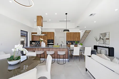 1308 Avocado Isle Photo 1