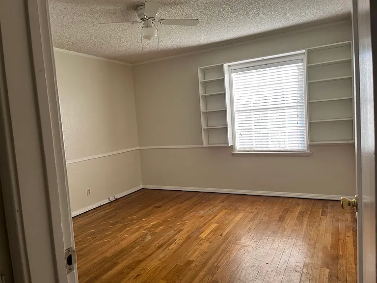 8000 Chase Ave — Photo 11