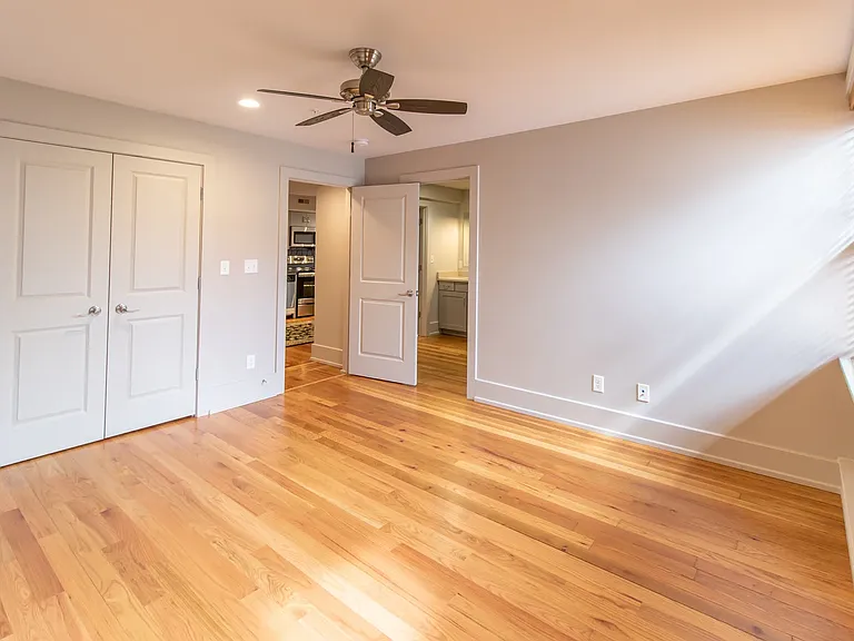 1741 Frankfort Ave — Photo 10