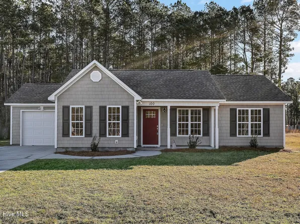 100 Blossom Court, Maple Hill, NC 28454