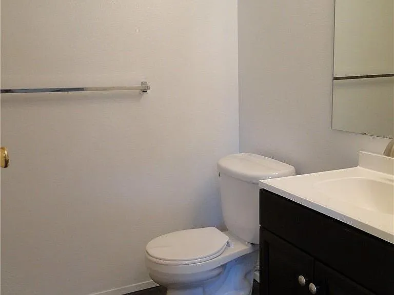 1301 NW Slate Ln #103 — Photo 5
