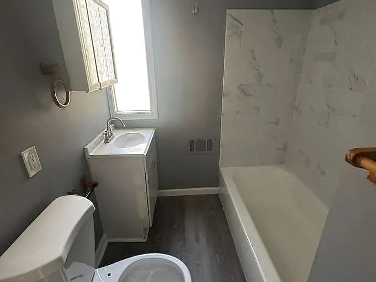 1357 Fairfield Ave — Photo 7