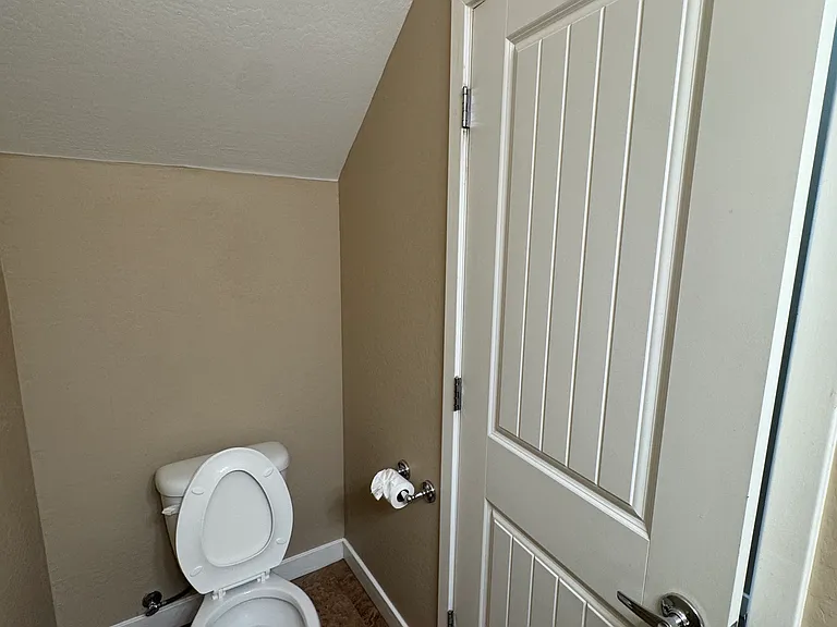 1147 E Cedar St — Photo 24