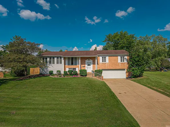 2906 Mockingbird Ln, Evansville, IN 47710