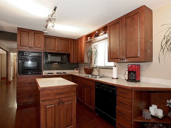 4th image of 6655 Newland St