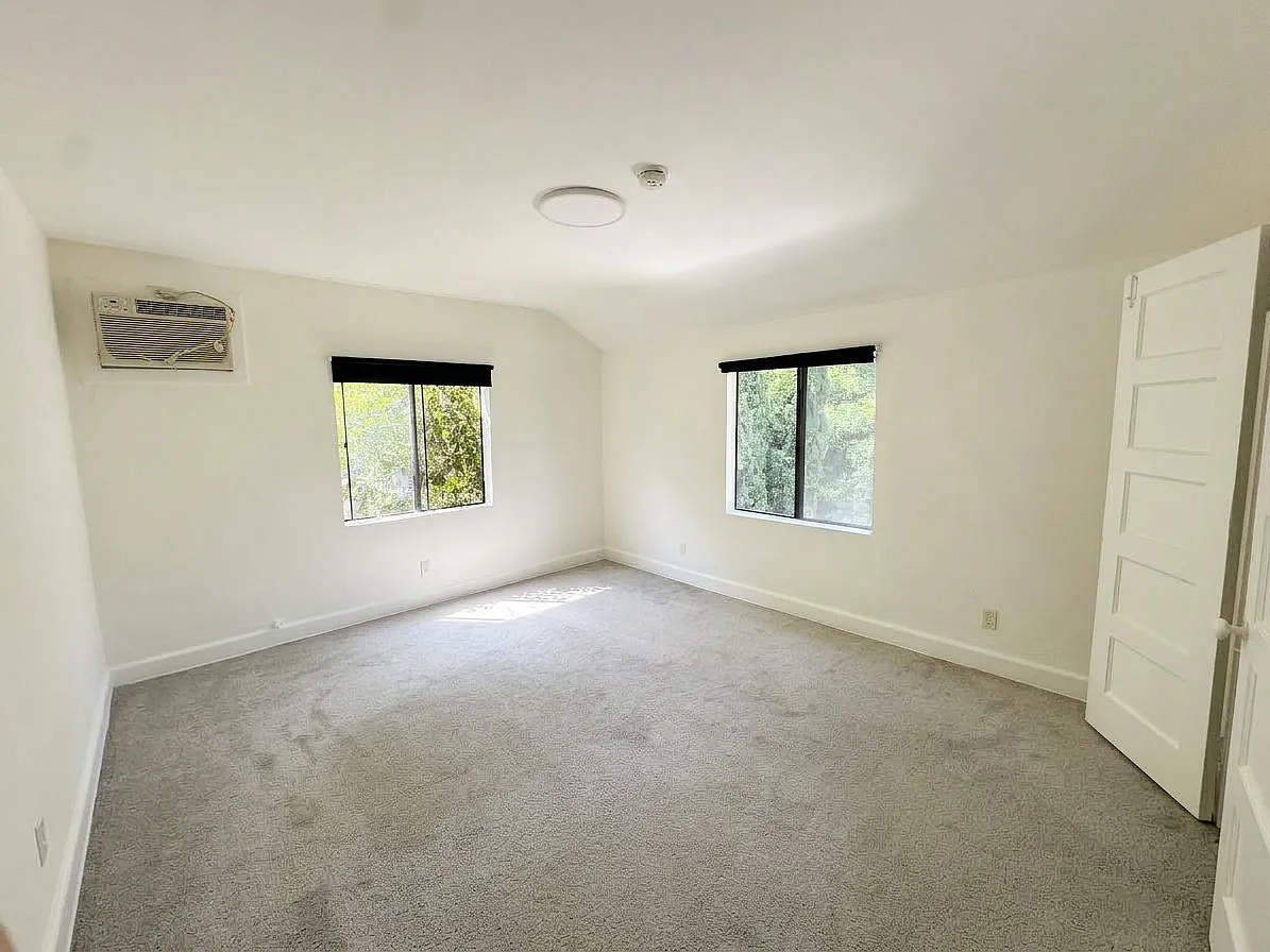 2 bed, 1.5 bath, 1200 sqft, $3,800 — Photo 3