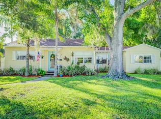 4071 Shore Acres Blvd NE, Saint Petersburg, FL 33703