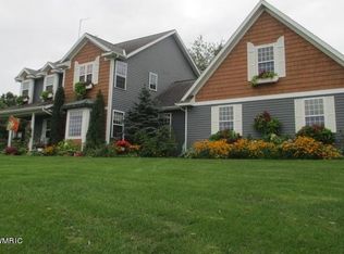 3623 Rabbit River Dr, Hamilton, MI 49419