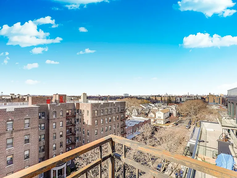 1543 E 19th St #PHD — Photo 3
